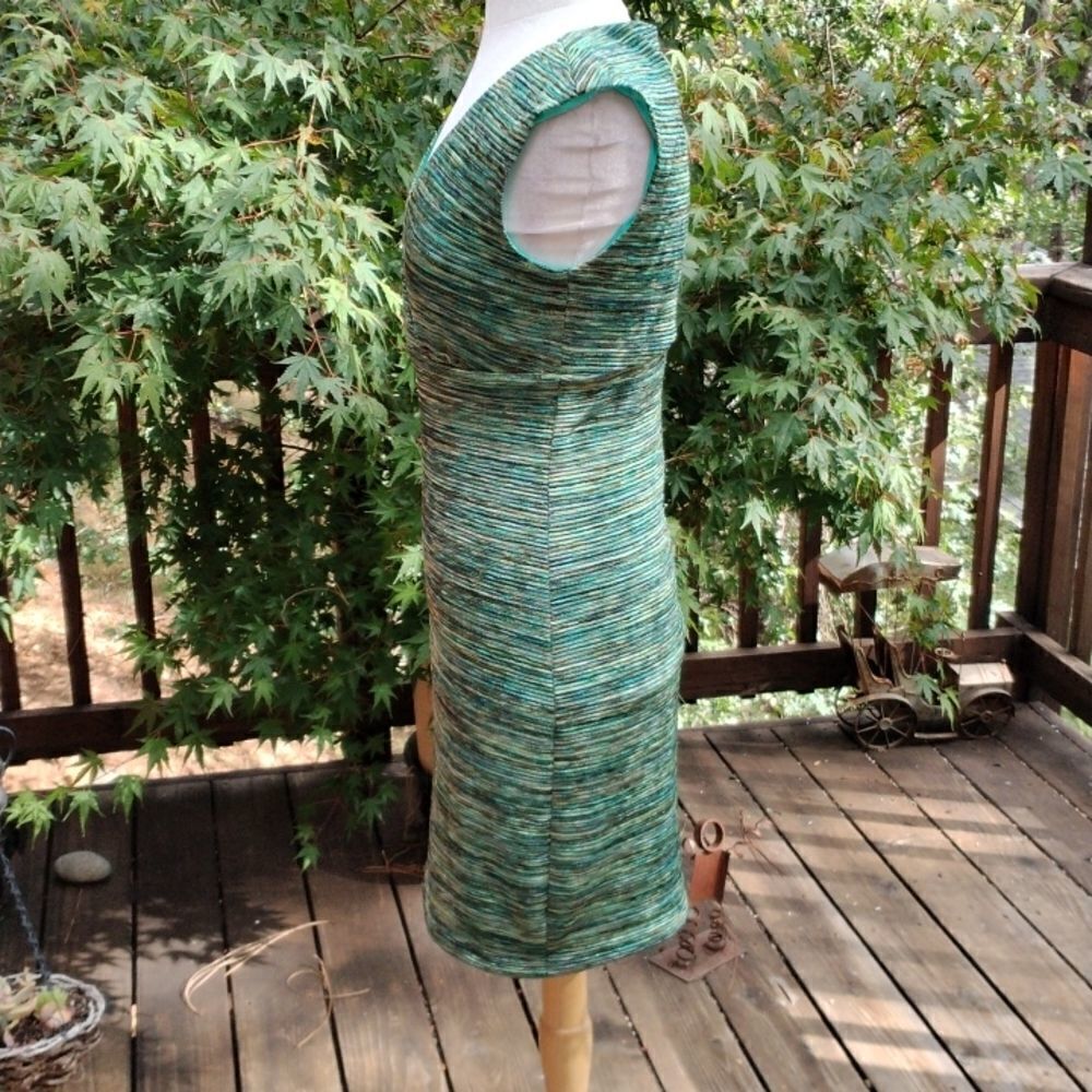 Connected Apparel  - Picture 4 of 9